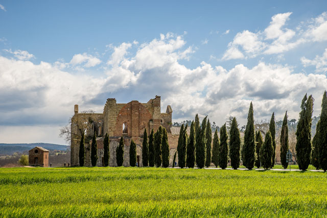 beautiful-shot-abbazia-di-san-galgano-distance-italy
